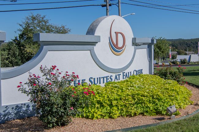 Suites at Fall Creek | Image 21