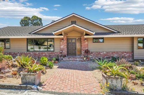 24 Archery Ct, El Sobrante, CA, 94803-3514 | Card Image