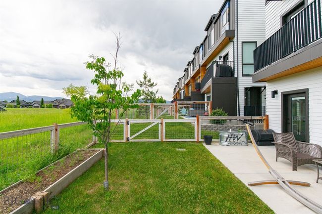 Back Patio/Yard | Image 37
