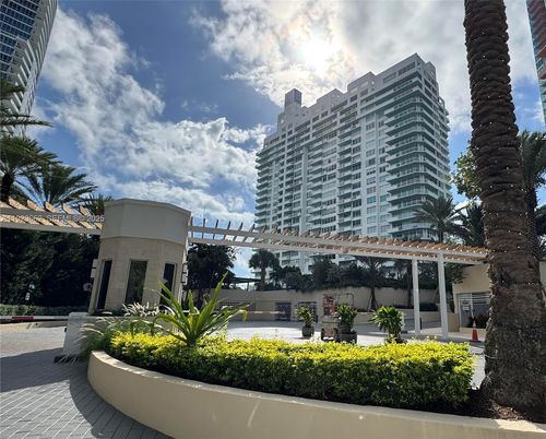 apt-1610-400 S Pointe Dr, Miami Beach, FL, 33139-7360 | Card Image