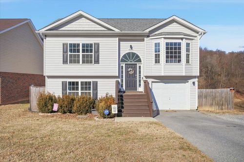 4509 Autumn Ln Nw, Roanoke, VA, 24017-4673 | Card Image