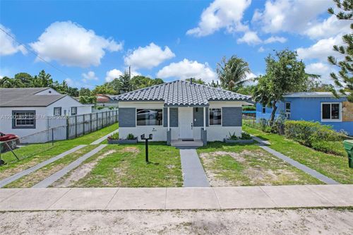 2020 Nw 51st St, Miami, FL, 33142-3766 | Card Image
