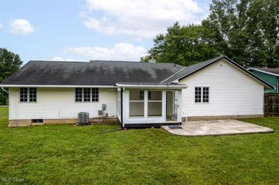 13039 Hametown Road, House other with 3 bedrooms, 2 bathrooms and null parking in Doylestown OH | Image 2