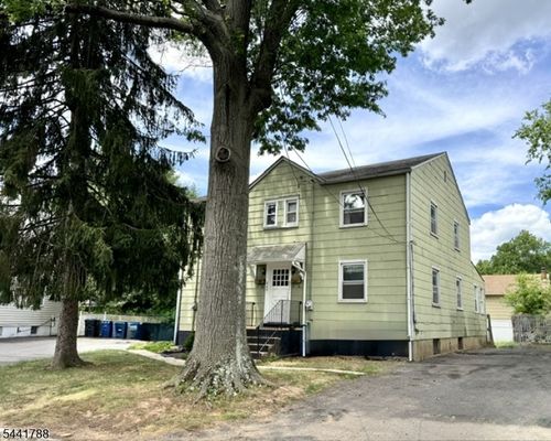671 Crescent Dr, Bound Brook, NJ, 08805-1105 | Card Image