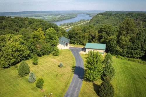 11215 Midway Ct, De Soto, WI, 54624 | Card Image