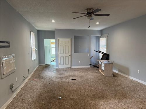 739 Kiowa St, Leavenworth, KS, 66048-1467 | Card Image