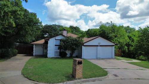 7809-7811-7809 Laver Ct, Fort Worth, TX, 76112-4519 | Card Image