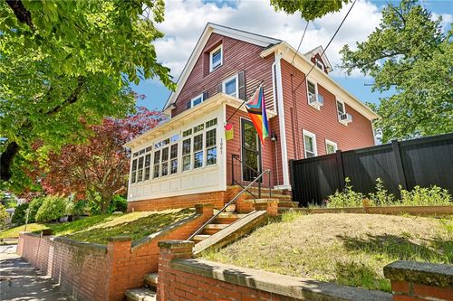 1061 Narragansett Blvd, Cranston, RI, 02905-4227 | Card Image