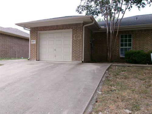925 Se 10th St, Grand Prairie, TX, 75051-2312 | Card Image