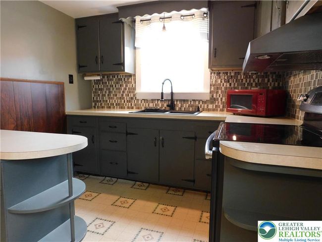 2012 State St, House other with 3 bedrooms, 1 bathrooms and null parking in Alburtis PA | Image 13