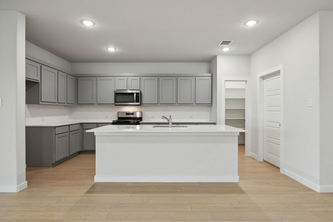 1910 Sandpiper Way, House other with 4 bedrooms, 3 bathrooms and null parking in Princeton TX | Image 6