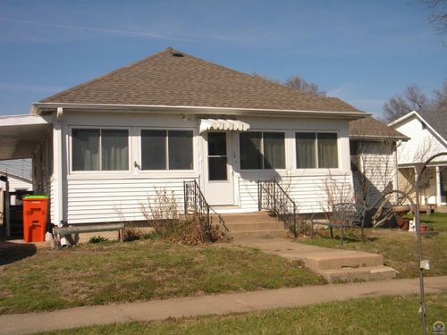 12 E 4th St, Lebo, KS, 66856-9390 | Card Image