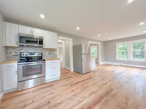 121 North Rd, Highland, NY, 12528-1037 | Card Image