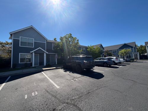 unit-16-450 Midway Rd, Medford, OR, 97501-1986 | Card Image