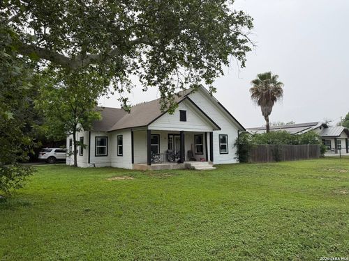 703 High St, Uvalde, TX, 78801-4352 | Card Image