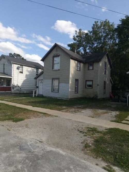 709 Silver St, Marion, OH, 43302-2827 | Card Image