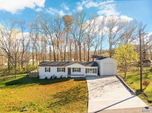 206 Rolling Hills Drive, Arab, AL, 35016 | Card Image