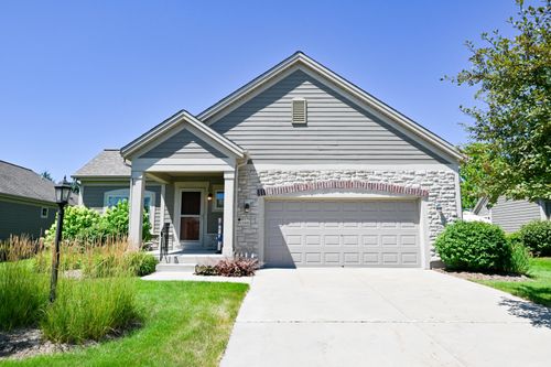 W179N11493 Blackstone Cir, Germantown, WI, 53022-5655 | Card Image