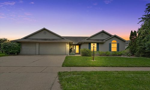 3701 Englewood Dr, Champaign, IL, 61822-7723 | Card Image