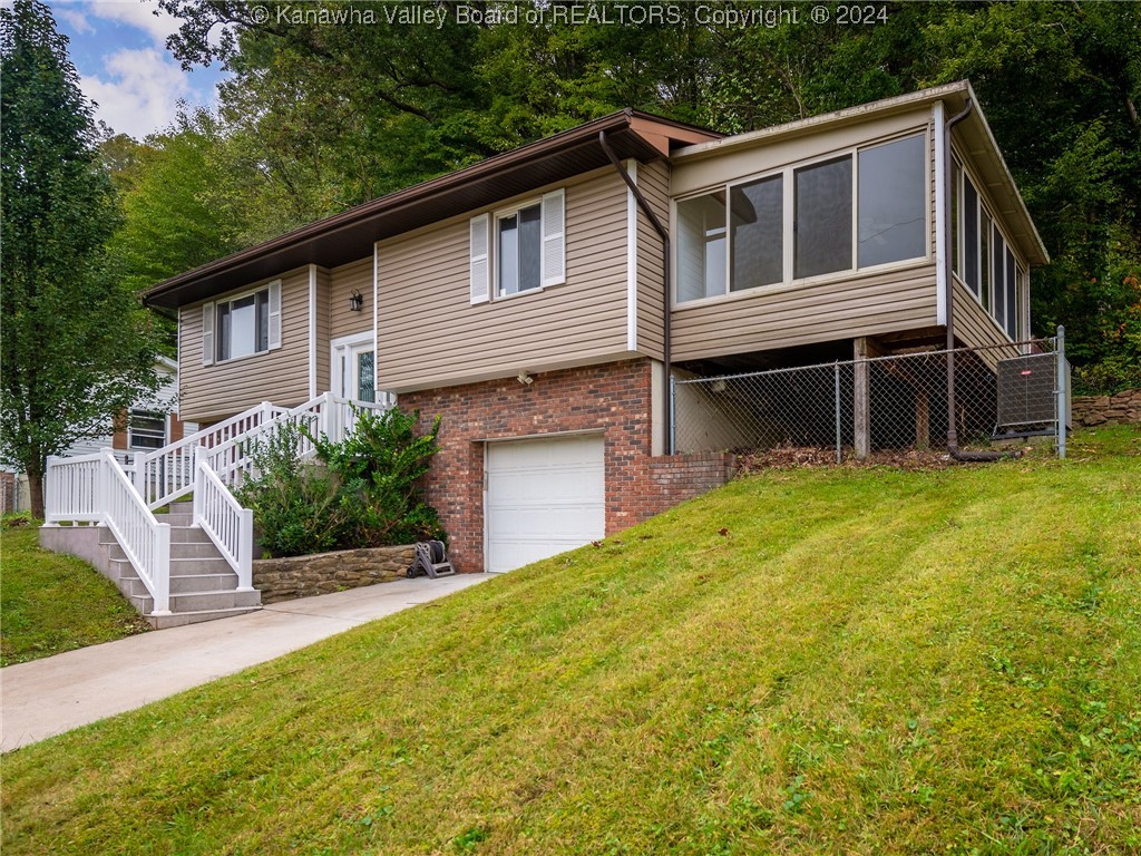 Shadyside Rd, Saint Albans, WV 25177