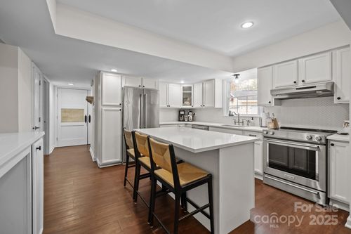 6807 Stoney Ridge Rd, Stallings, NC, 28104-3315 | Card Image