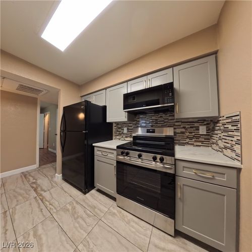 2126-8101 W Flamingo Rd, Las Vegas, NV, 89147-7408 | Card Image