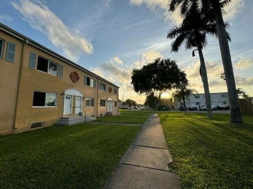 206-206 Nw 84th St, Miami, FL, 33150-2625 | Card Image