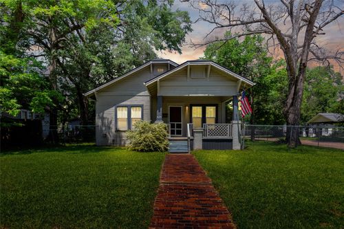 425 N Newsom St, Mineola, TX, 75773-1741 | Card Image
