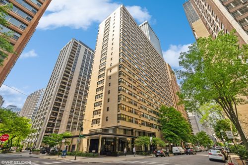 apt-18a-850 N Dewitt Pl, CHICAGO, IL, 60611-7325 | Card Image
