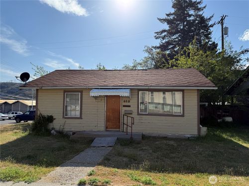 602 Cedar St, Coulee Dam, WA, 99116-1208 | Card Image