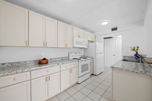 209-5190 E Sabal Palm Blvd, Tamarac, FL, 33319-2679 | Card Image