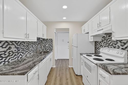 d-14 Pine Cluster Cir, Manalapan, NJ, 07726-1980 | Card Image