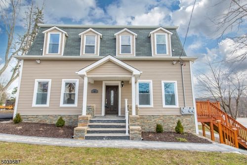 2-43 Perrin Ave, Pompton Lakes, NJ, 07442-1123 | Card Image