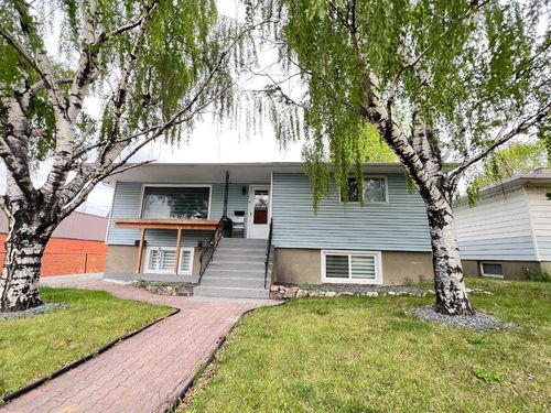 560 Northmount Dr Nw, Calgary, AB, T2K3J2 | Card Image