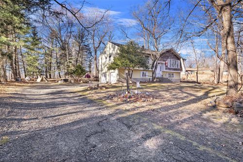 10 Menocker Rd, Monsey, NY, 10952-4912 | Card Image