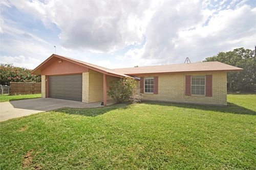 147 Hillcrest St, Jacksboro, TX, 76458-2011 | Card Image