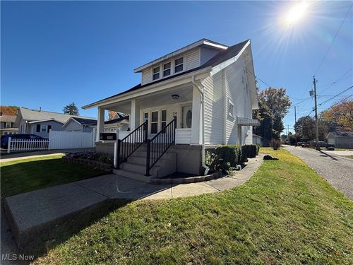 250 Ross Ave Nw, New Philadelphia, OH, 44663-1739 | Card Image