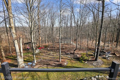 2206 Moorlands Vw, Howell, MI, 48855-6436 | Card Image