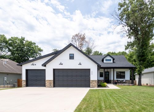 5669 S Cloverdale Ln, Battlefield, MO, 65619-8005 | Card Image