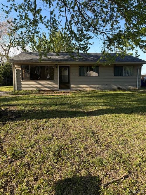 8825 Bermuda Ave, Caseyville, IL, 62232-1701 | Card Image