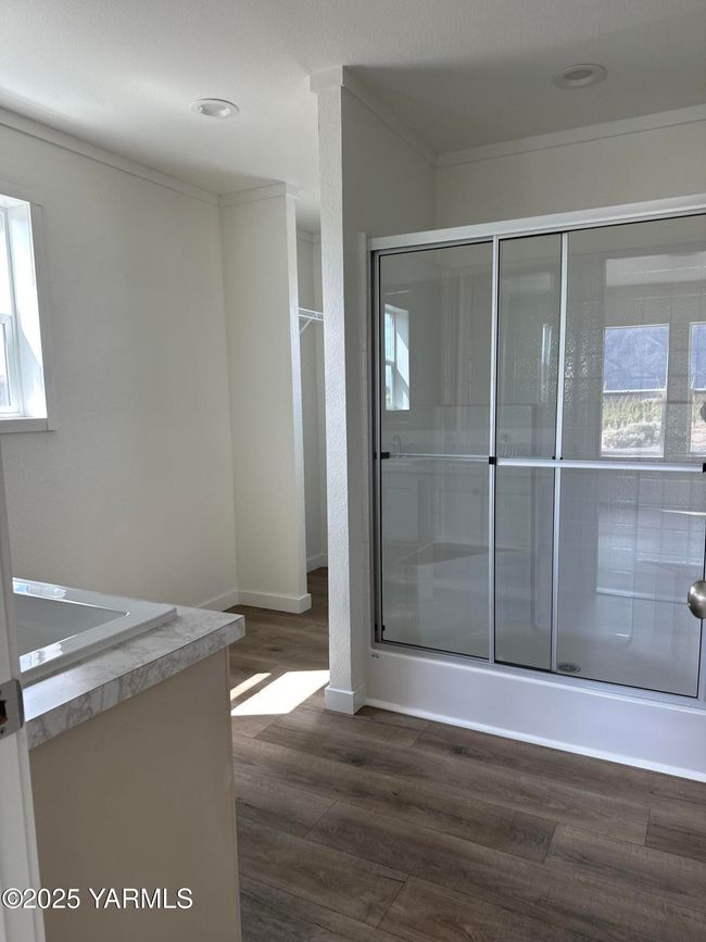Master bedroom bath | Image 5