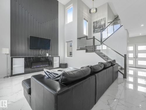 1104 152 Ave Nw, Edmonton, AB, T5Y4C8 | Card Image