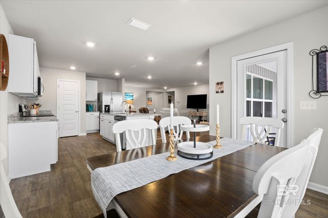 Dining Area | Image 9