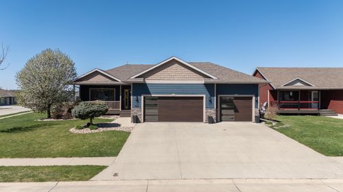 3718 Keystone Cir, Spirit Lake, IA, 51360-7681 | Card Image