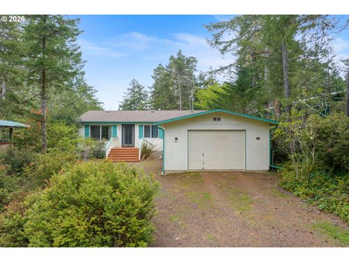 90 Outer Dr, Florence, OR, 97439-9789 | Card Image