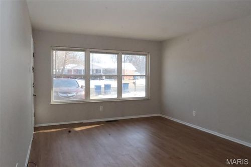 835 Cole Blvd, Saint Charles, MO, 63301-1193 | Card Image