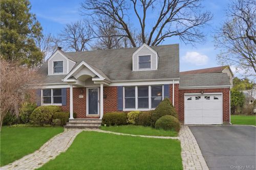 2 Selden Dr, East Northport, NY, 11731-1342 | Card Image