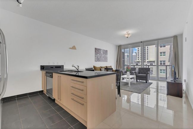 APT-1224N - 1111 Sw 1 St Ave, Condo with 1 bedrooms, 1 bathrooms and null parking in Miami FL | Image 5