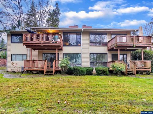 2451 Crestview Dr S, Salem, OR, 97302-5804 | Card Image