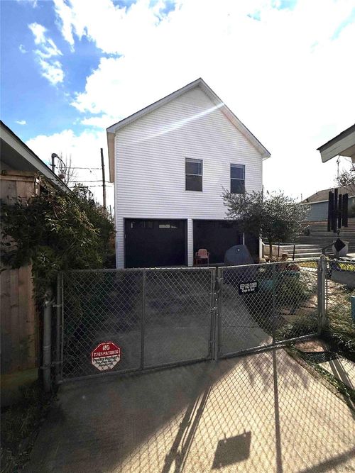 618 E 16th St, Houston, TX, 77008-4402 | Card Image
